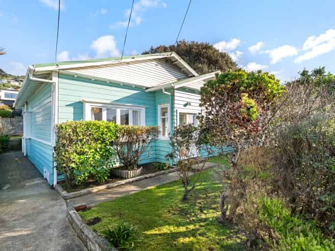 56 Freyberg Street, Lyall Bay