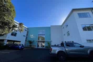 F5/27 Inverness Road, Browns Bay