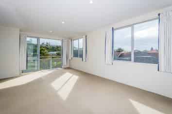 F5/27 Inverness Road, Browns Bay
