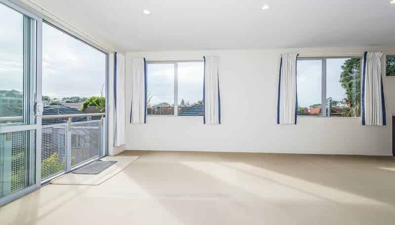 F5/27 Inverness Road, Browns Bay