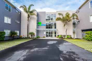 F5/27 Inverness Road, Browns Bay