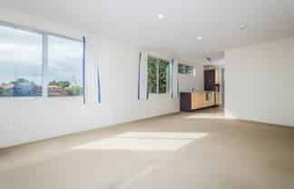 F5/27 Inverness Road, Browns Bay