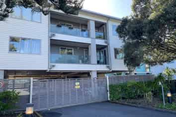 F5/27 Inverness Road, Browns Bay