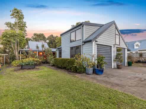 51 Coldham Crescent, Saint Johns
