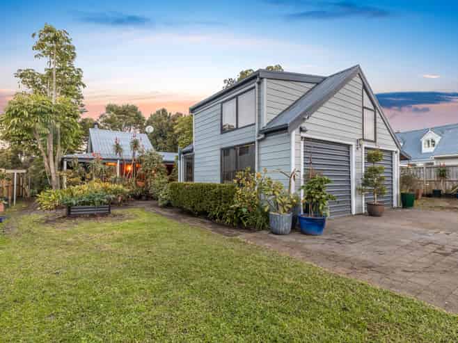 51 Coldham Crescent, Saint Johns
