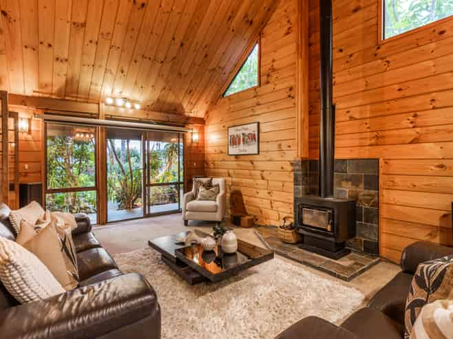 51 Coldham Crescent, Saint Johns