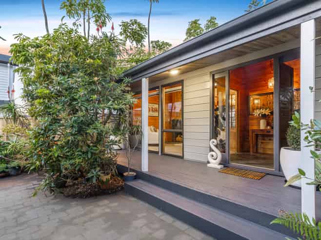 51 Coldham Crescent, Saint Johns