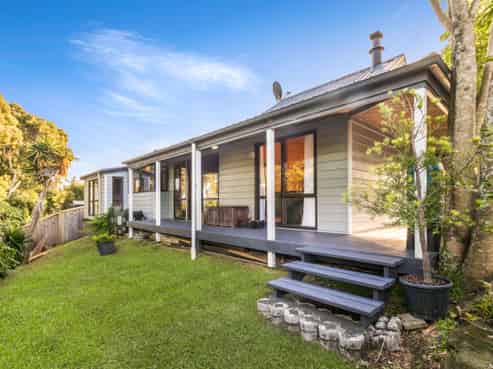51 Coldham Crescent, Saint Johns