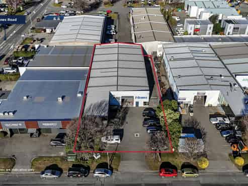 Well positioned industrial in Middleton