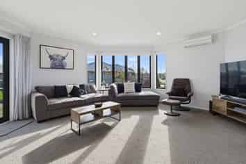 16 Saint James Avenue, Richmond