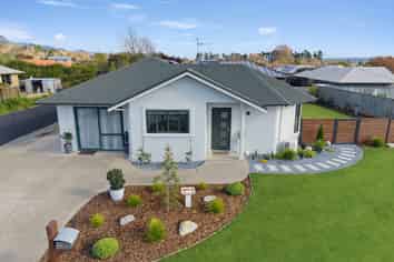 16 Saint James Avenue, Richmond