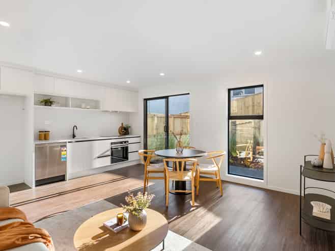 2/6 Embassy Place, Glenfield