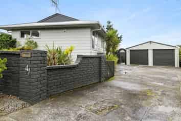 41 Outram Grove, Kelson