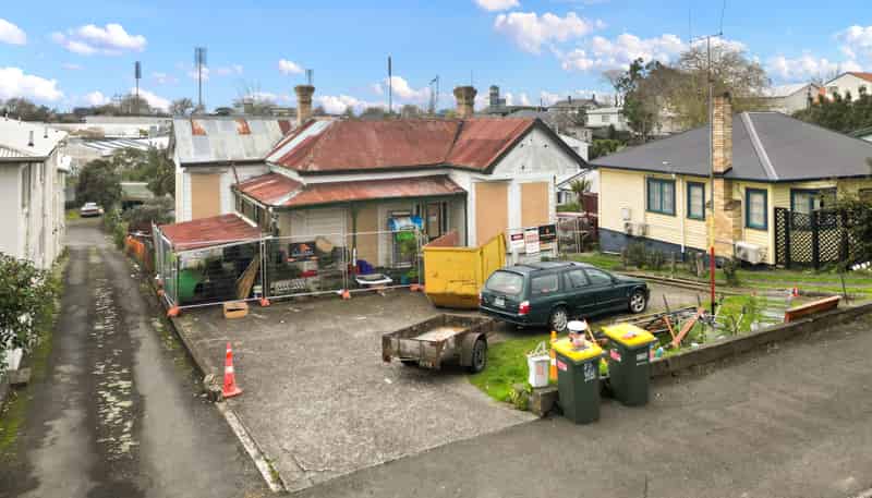 83 Lake Road, Frankton
