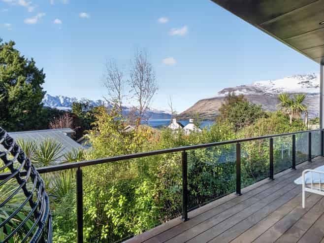 5C Aspen Grove, Fernhill/Sunshine Bay