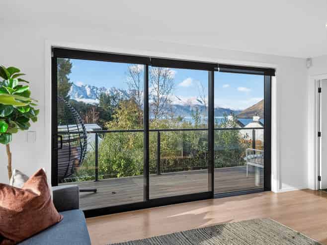 5C Aspen Grove, Fernhill/Sunshine Bay