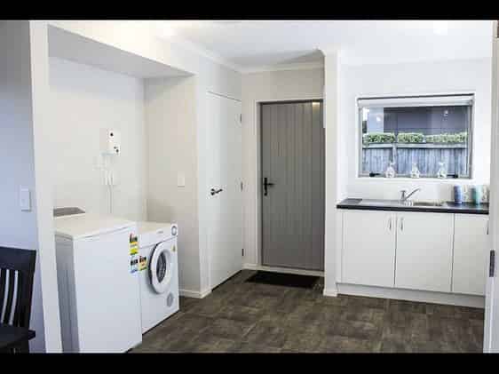 4 Room A/81 Normandy Avenue, Melville