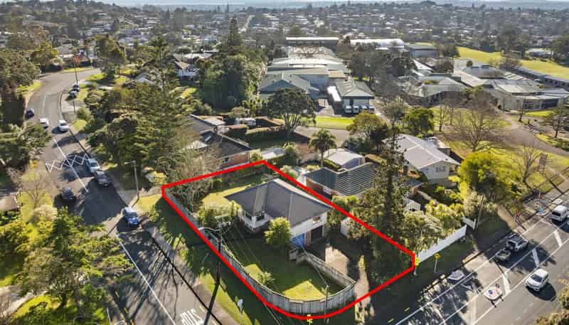 92 Stottholm Road, Titirangi