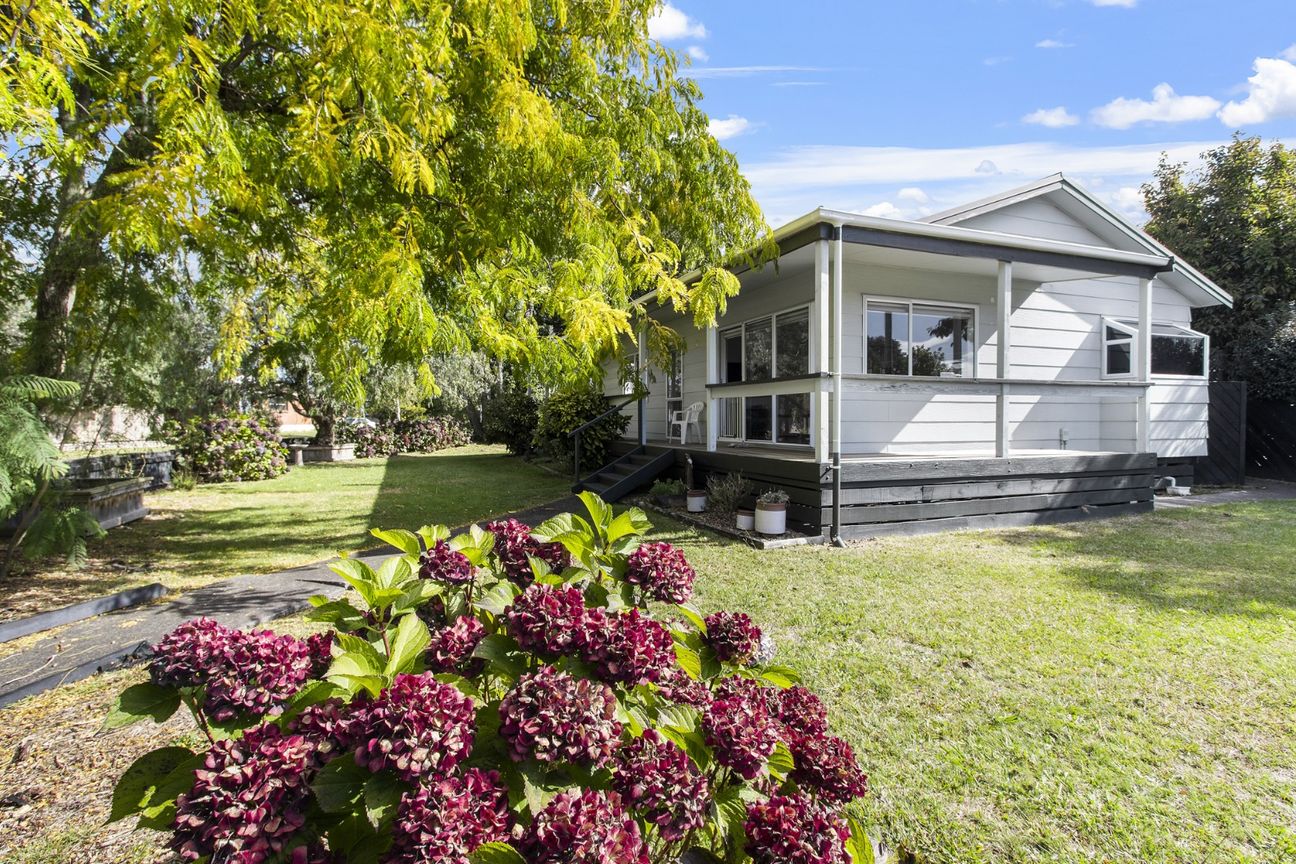 Immaculately presented three bedroom home on corner section - Ansicht 4