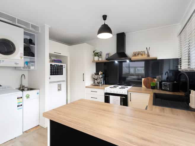 9/171 Queens Drive, Lyall Bay