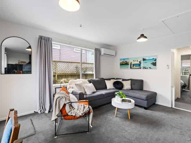 9/171 Queens Drive, Lyall Bay