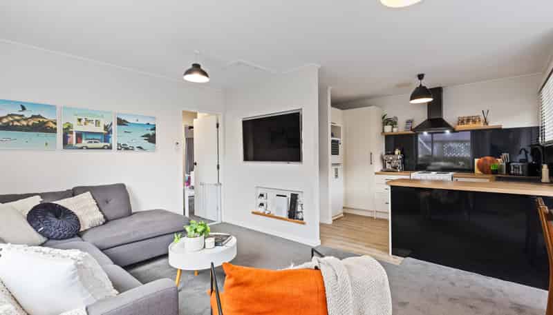 9/171 Queens Drive, Lyall Bay