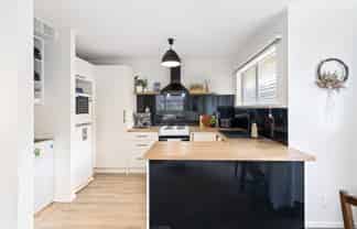 9/171 Queens Drive, Lyall Bay