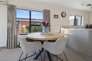 24 Usherwood Crescent, Akina