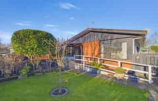 24 Usherwood Crescent, Akina
