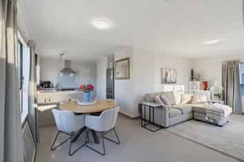 24 Usherwood Crescent, Akina