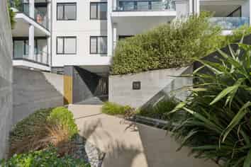 G02/8B Lake Pupuke Drive, Takapuna