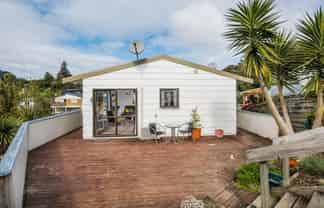 2/681 Beach Road, Rothesay Bay