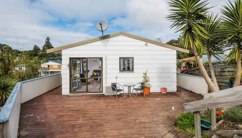 2/681 Beach Road, Rothesay Bay