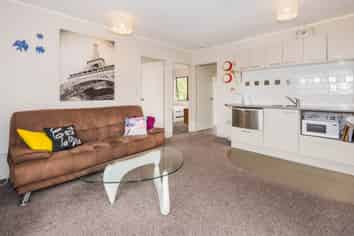2/681 Beach Road, Rothesay Bay