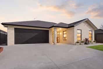 25 Stan Heather Drive, Glenview