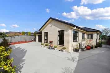 25 Stan Heather Drive, Glenview
