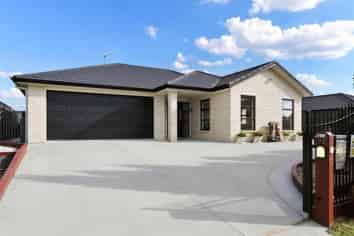 25 Stan Heather Drive, Glenview