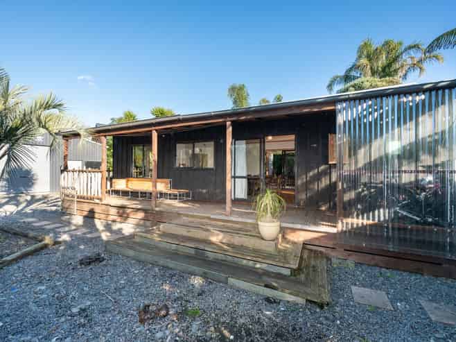 28 Cedar Road, Te Awanga