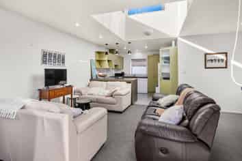 32B Elizabeth Street, Victoria