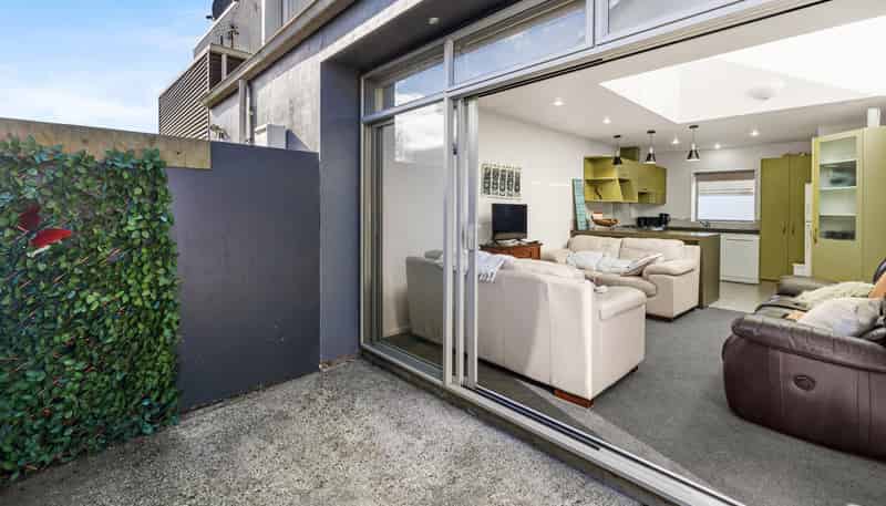 32B Elizabeth Street, Victoria