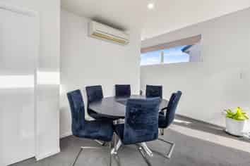 32B Elizabeth Street, Victoria