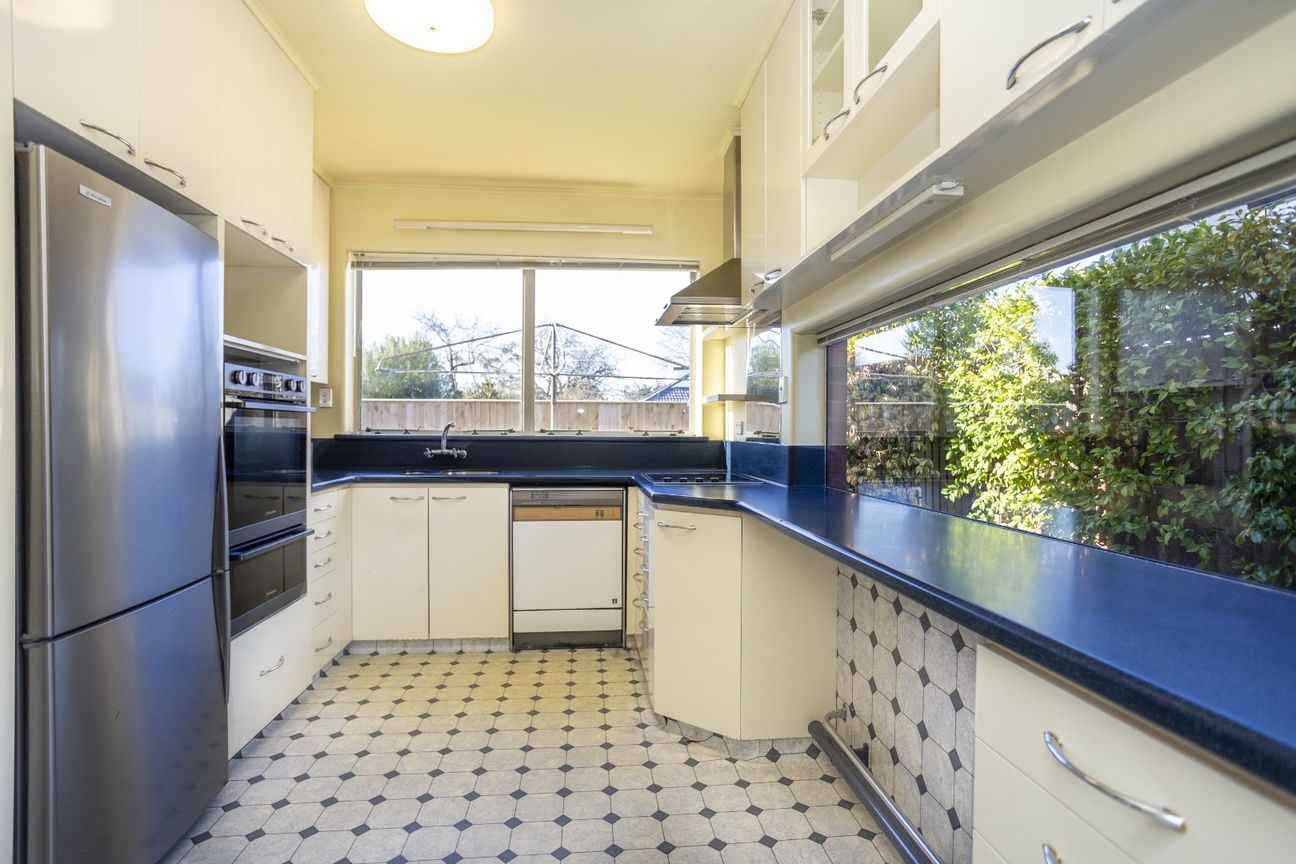 SHORT TERM ACCOMMODATION! - Vista 6