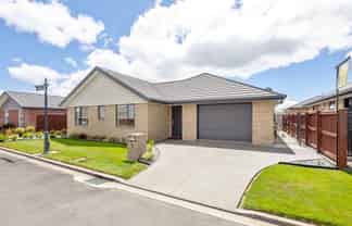 4 Korari Grove, Redwoodtown