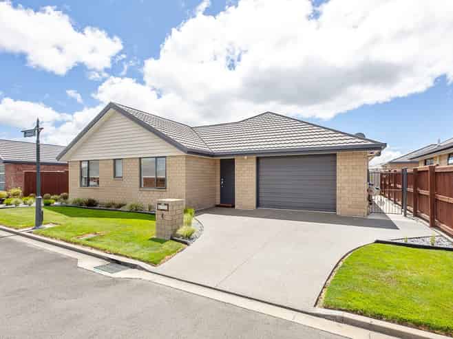 4 Korari Grove, Redwoodtown