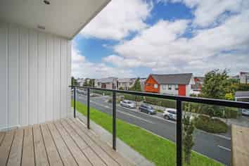 102/189 Clark Road, Hobsonville
