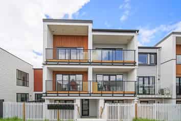 102/189 Clark Road, Hobsonville