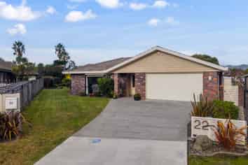 22 Pinewood Grove, PARAPARAUMU BEACH