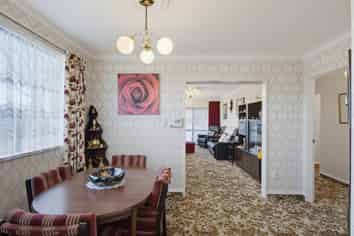 1/102 Lake Terrace Road, Burwood