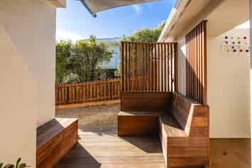 36 Ocean Road, Surfdale
