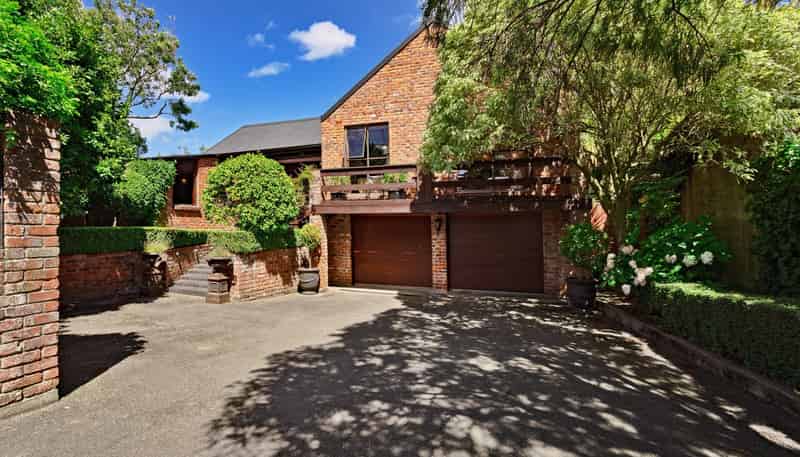 93 Gala Street, Queens Park